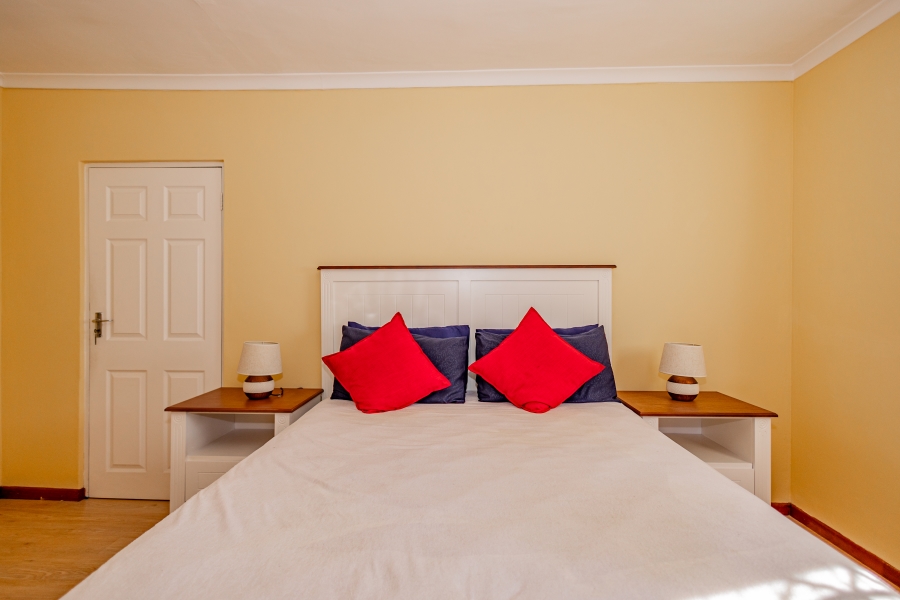 6 Bedroom Property for Sale in Sanddrift Western Cape